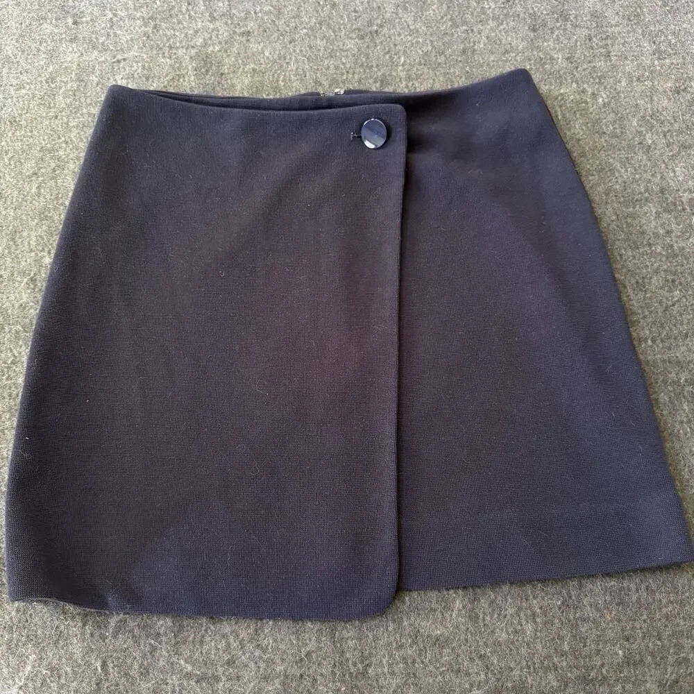 LOFT Size 8 Black Mini Skirt Classic Button Front Detail - Office To Evening